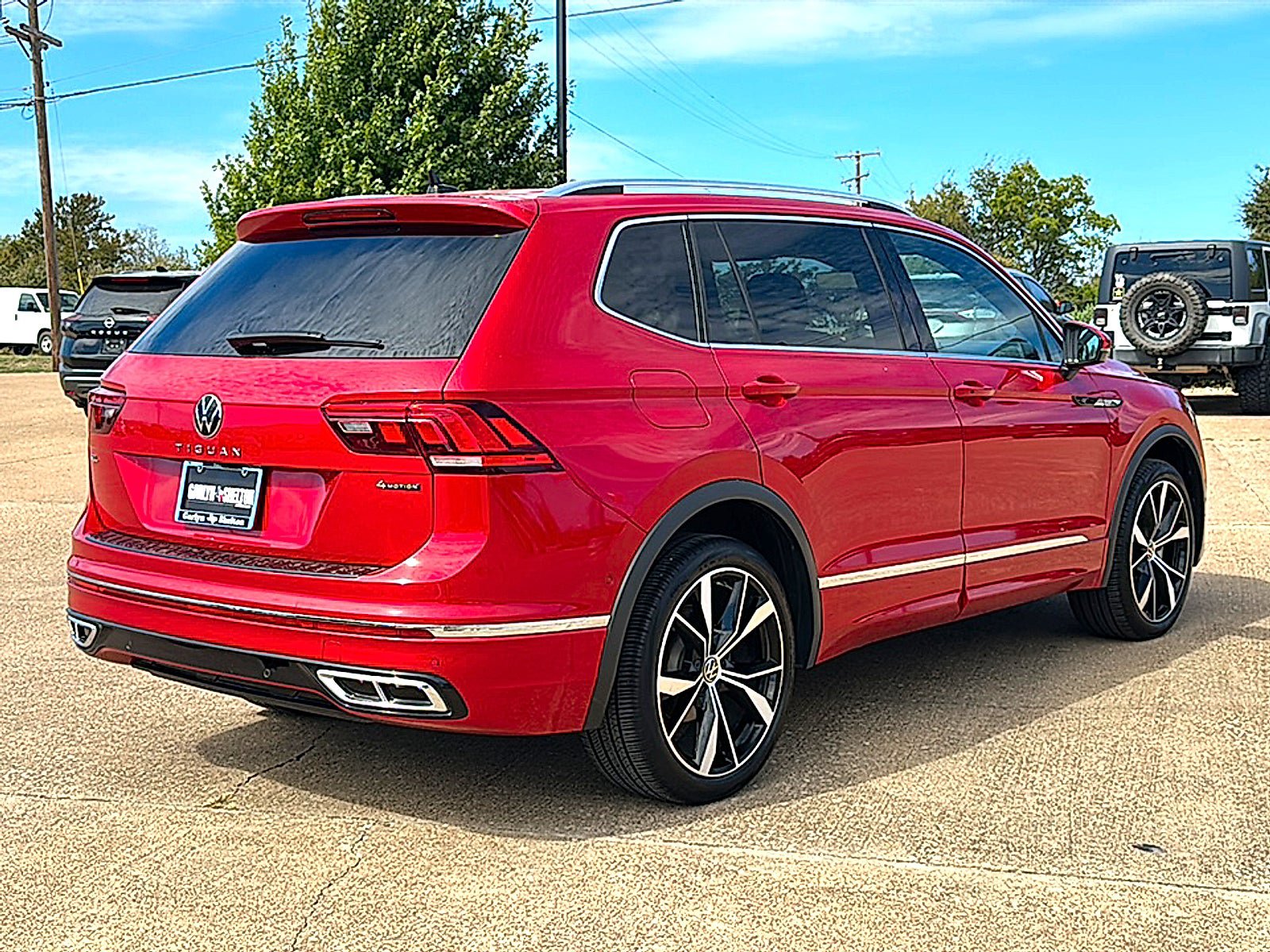 Used 2024 Volkswagen Tiguan SEL R-Line AWD/4WD image 8