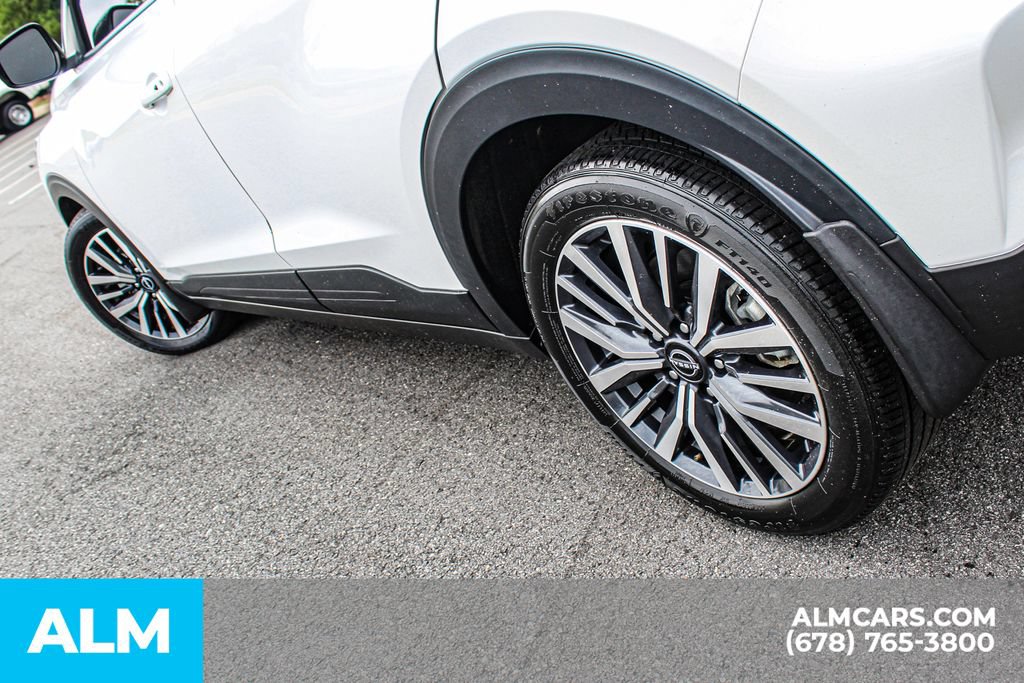 Used 2023 Nissan Kicks SV FWD image 14