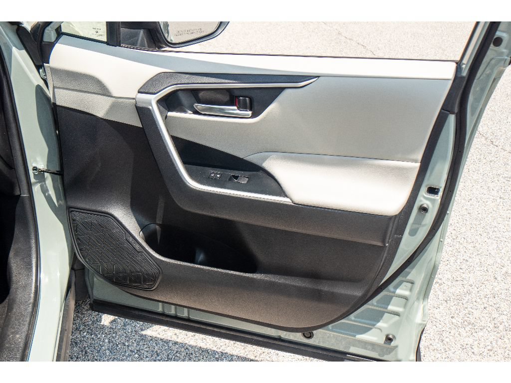 Used 2021 Toyota RAV4 XLE Premium AWD/4WD image 16