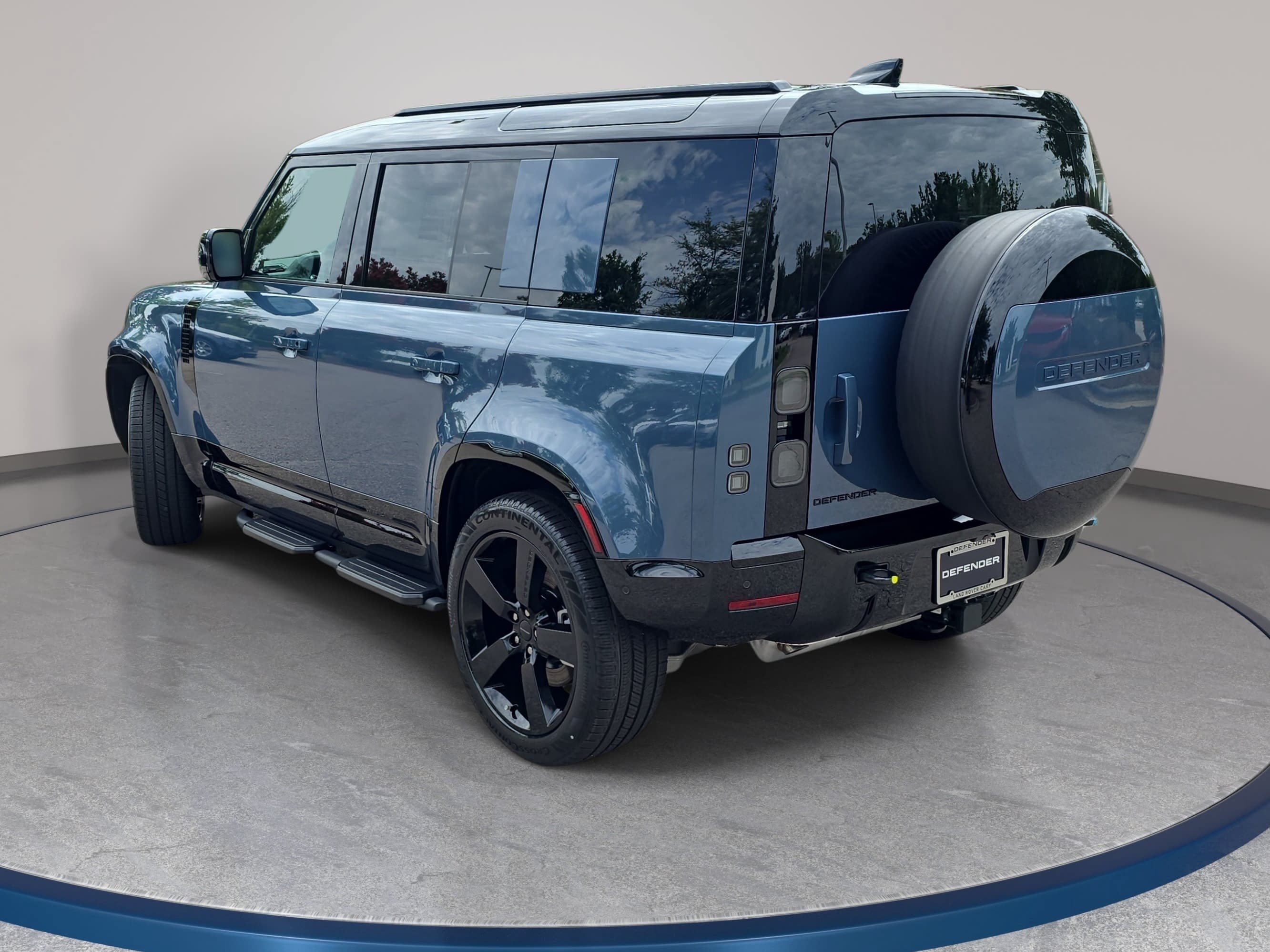New 2026 Land Rover Defender 110 X-Dynamic SE AWD/4WD image 7