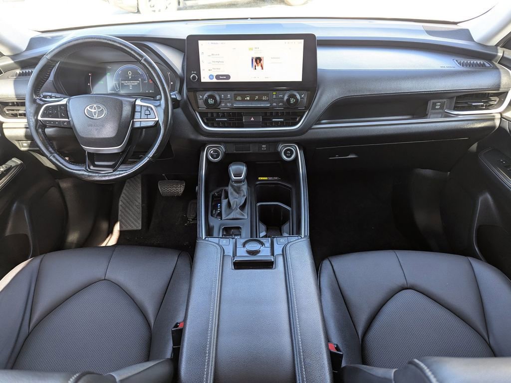 Used 2024 Toyota Grand Highlander XLE image 11