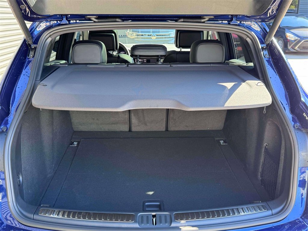 New 2026 Porsche Macan image 28