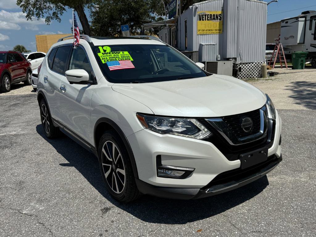 Used 2019 Nissan Rogue SL w/ Premium Package image 1