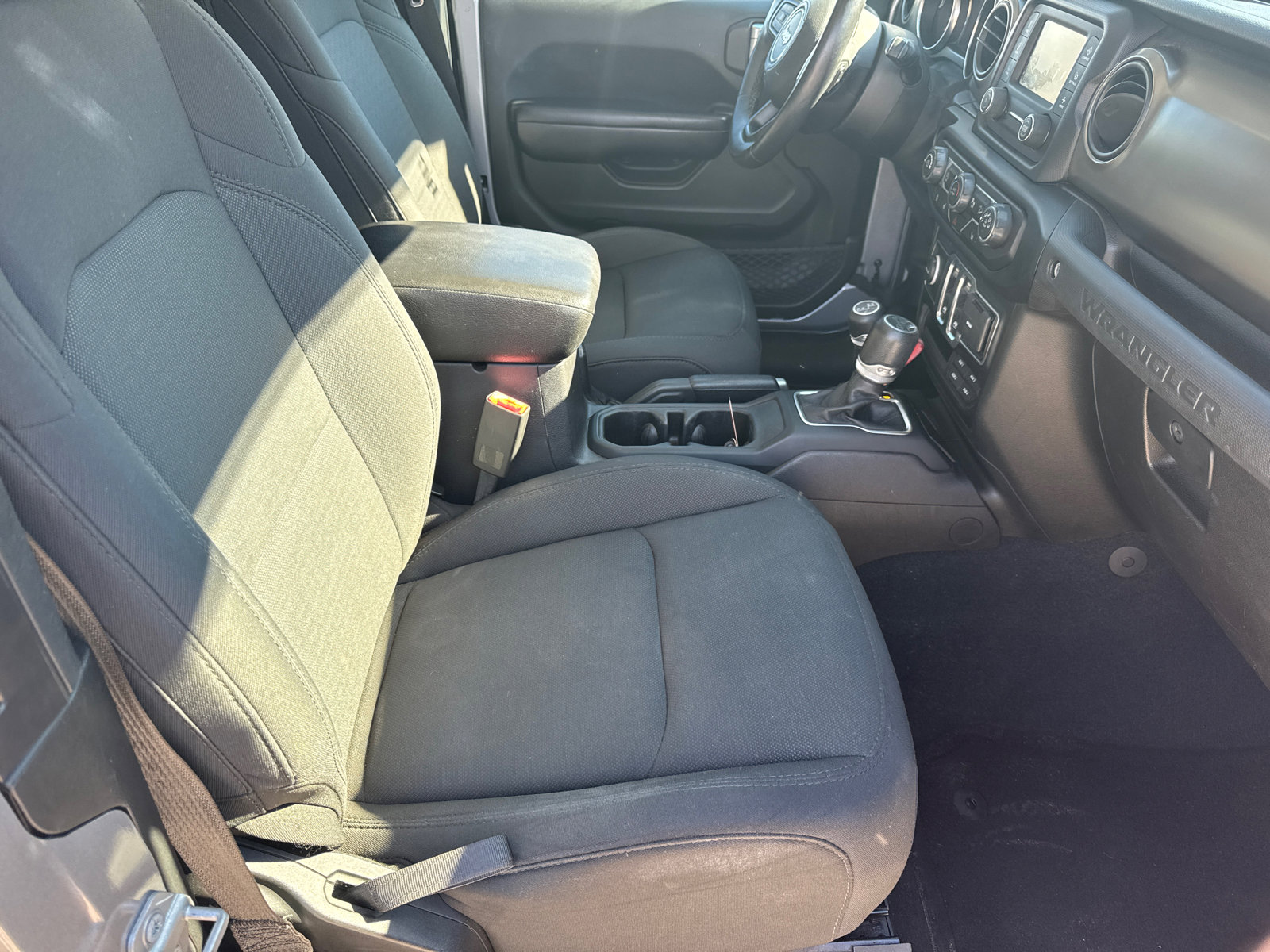 Used 2019 Jeep Wrangler Sport image 13