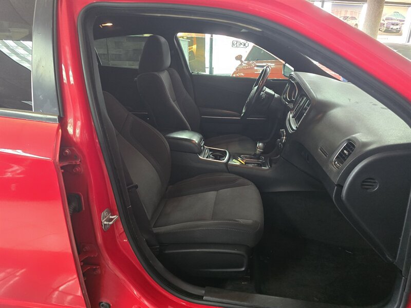 Used 2018 Dodge Charger R/T RWD image 15