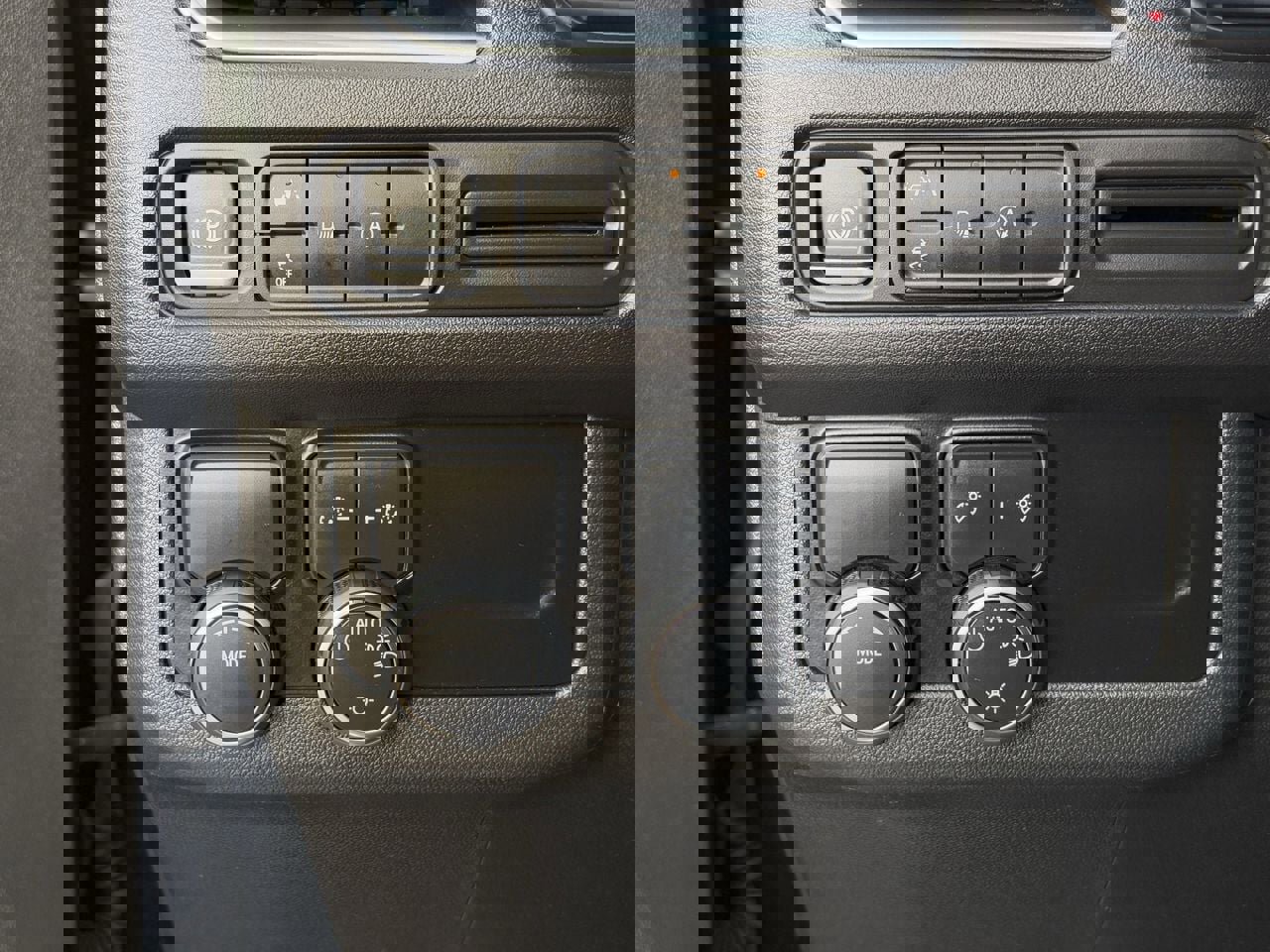 Used 2024 Chevrolet Suburban RST image 24