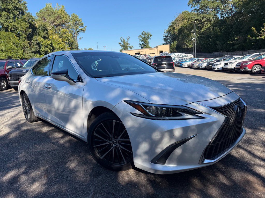 Used 2022 Lexus ES 350 w/ Premium Package FWD image 2