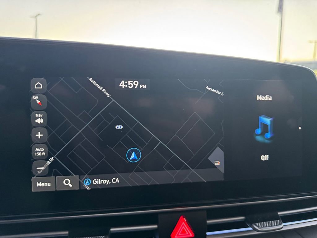 Used 2024 Hyundai Elantra SEL image 19