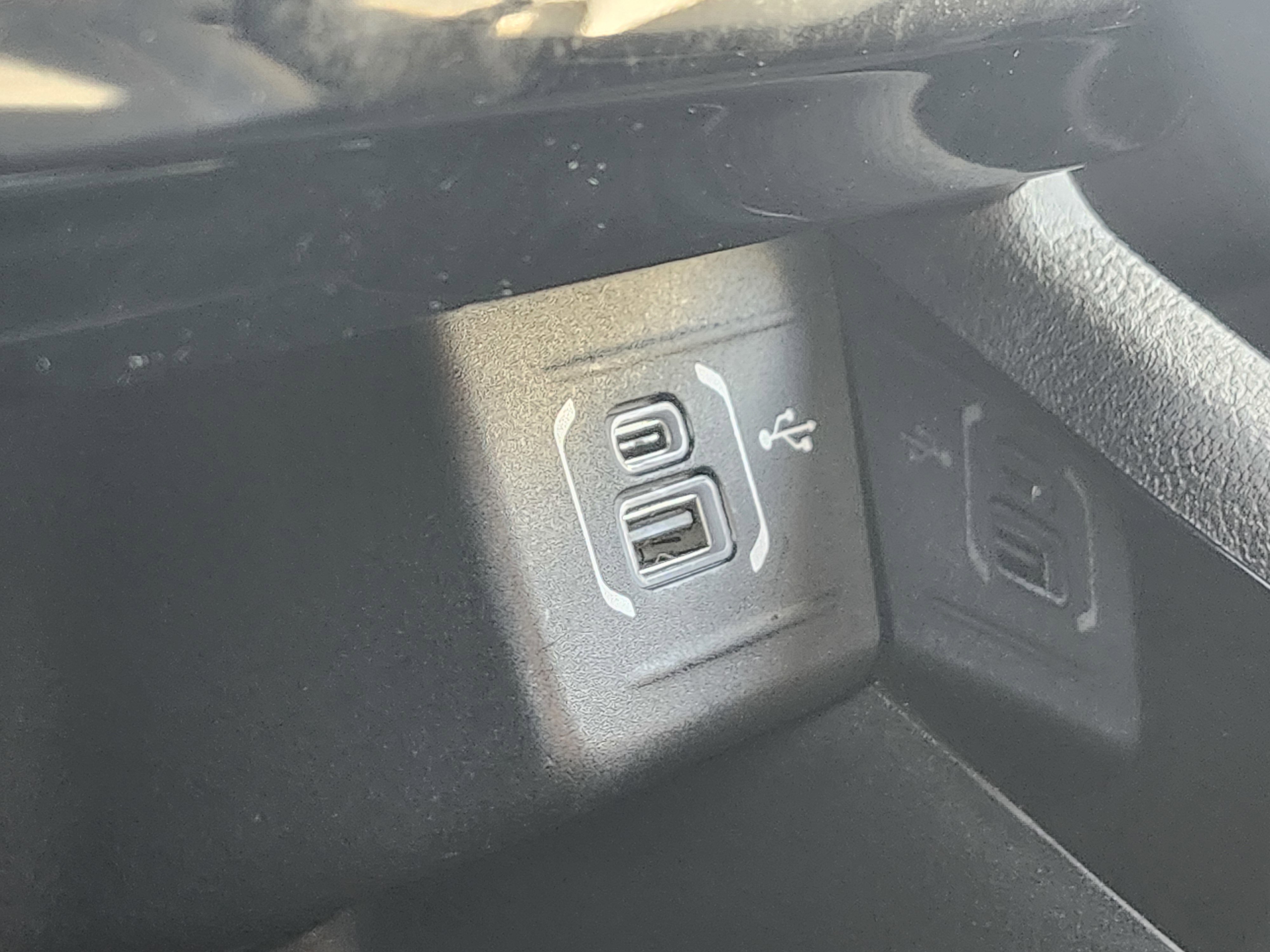 Used 2022 Jeep Compass Limited image 28