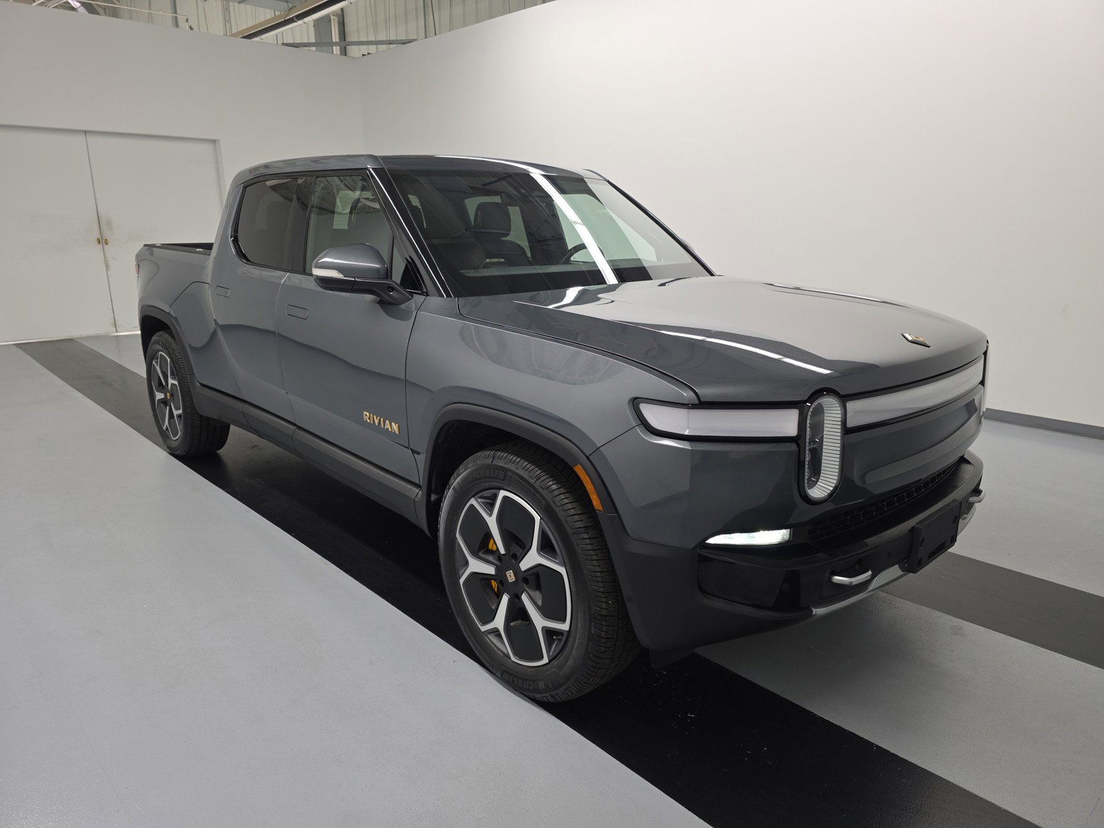 Used 2022 Rivian R1T Adventure image 7