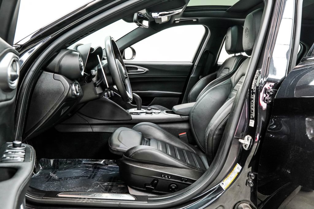 Used 2023 Alfa Romeo Giulia Veloce image 15