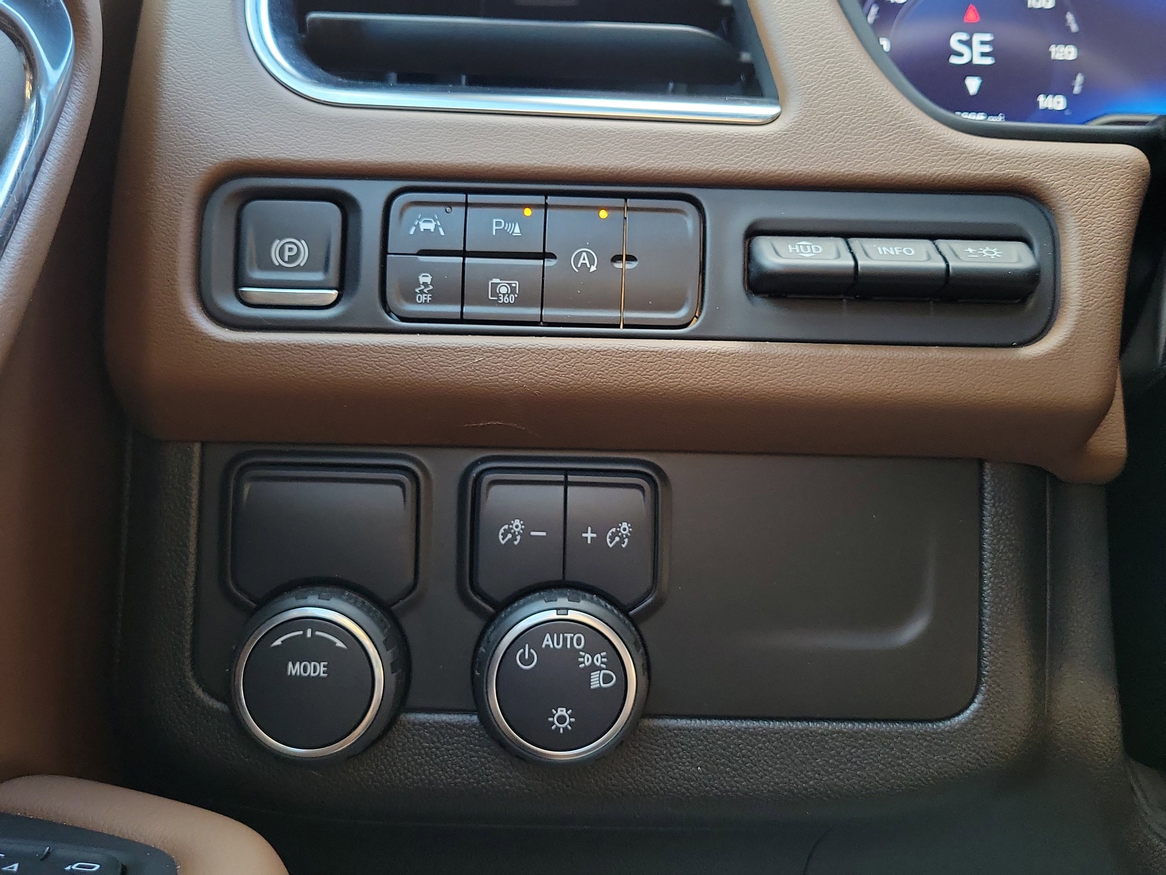 Used 2024 Chevrolet Tahoe High Country RWD image 27
