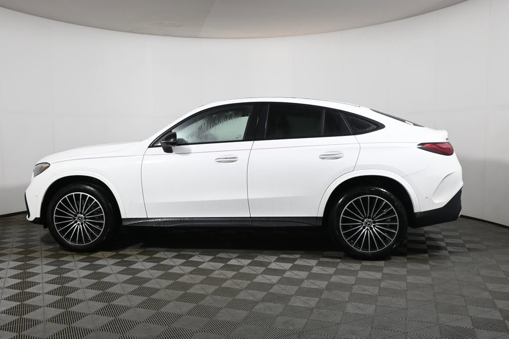 Used 2024 Mercedes-Benz GLC 300 4MATIC image 2