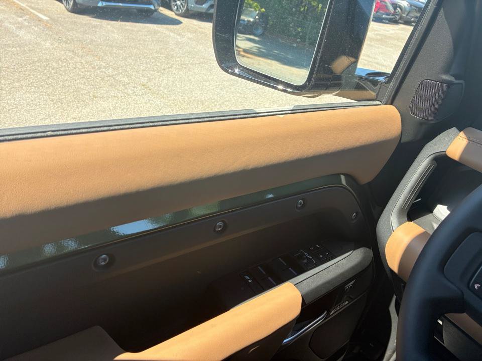 New 2026 Land Rover Defender 110 X AWD/4WD image 32