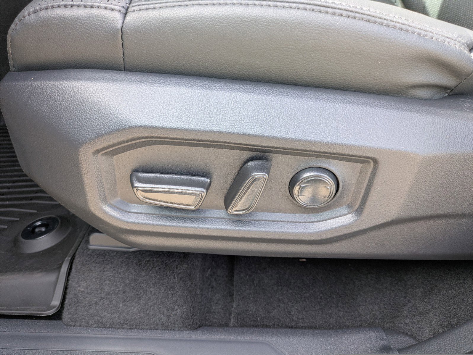 New 2025 Toyota Tundra SR5 image 12