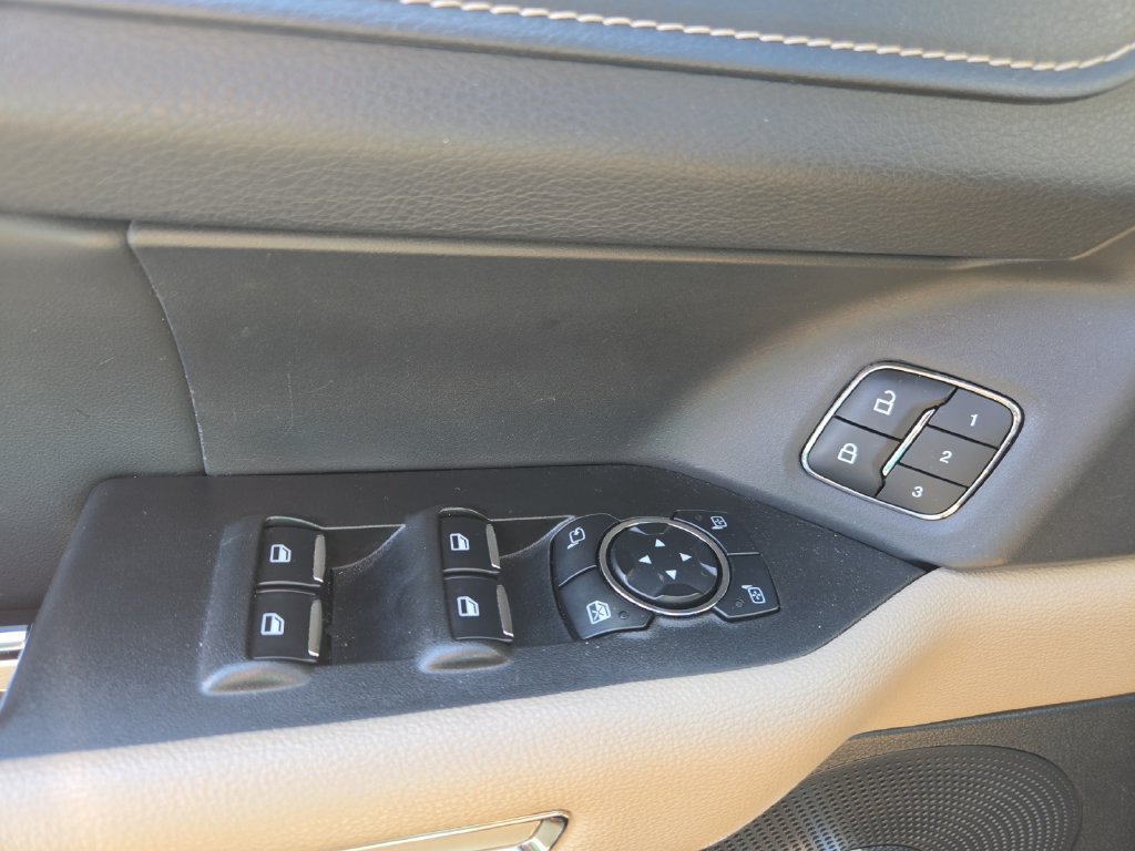 Used 2024 Ford Expedition Limited AWD/4WD image 25