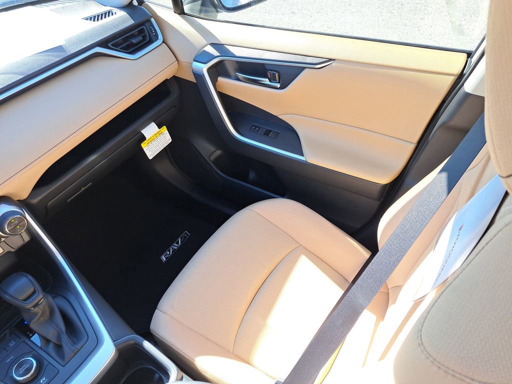 New 2025 Toyota RAV4 XLE image 12