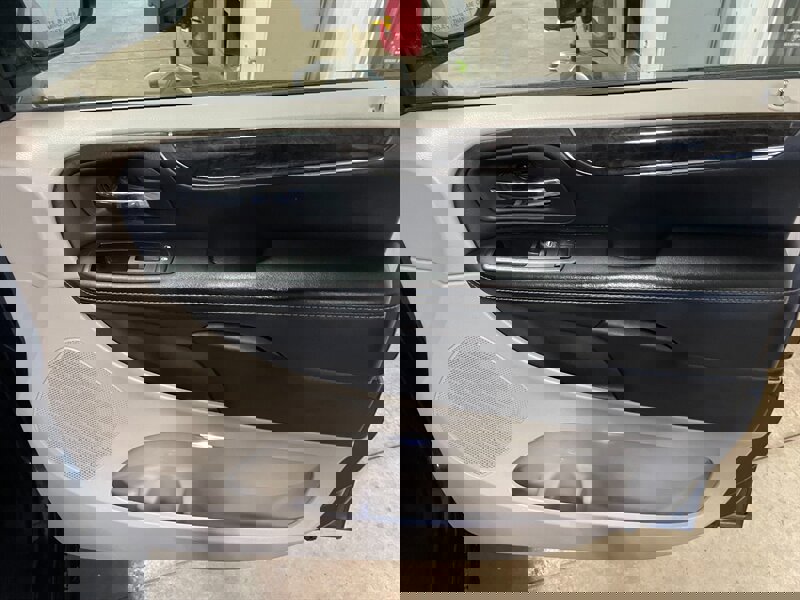 Used 2014 Chrysler Town & Country Touring-L w/ Driver Convenience Group image 24