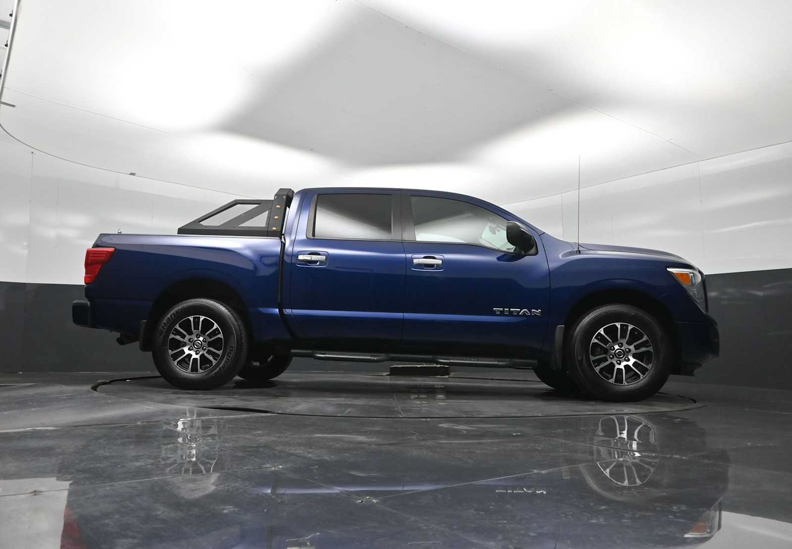 Used 2021 Nissan Titan SV w/ Accessory Utility Package AWD/4WD image 32