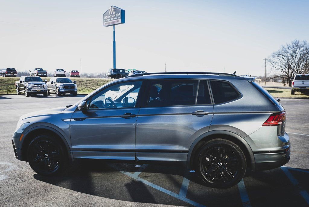 Used 2022 Volkswagen Tiguan SE R-Line image 20