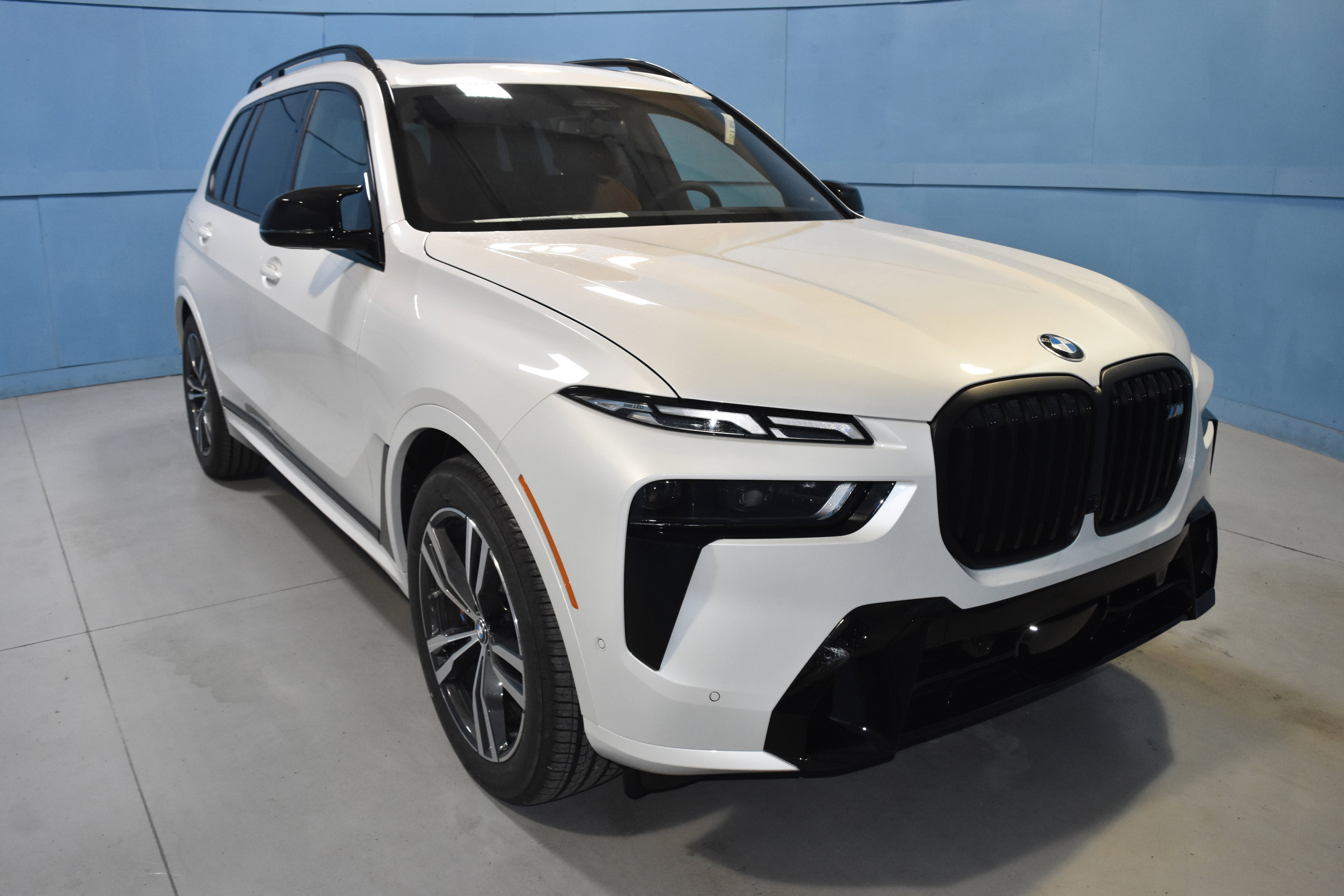 New 2026 BMW X7 M60i image 1