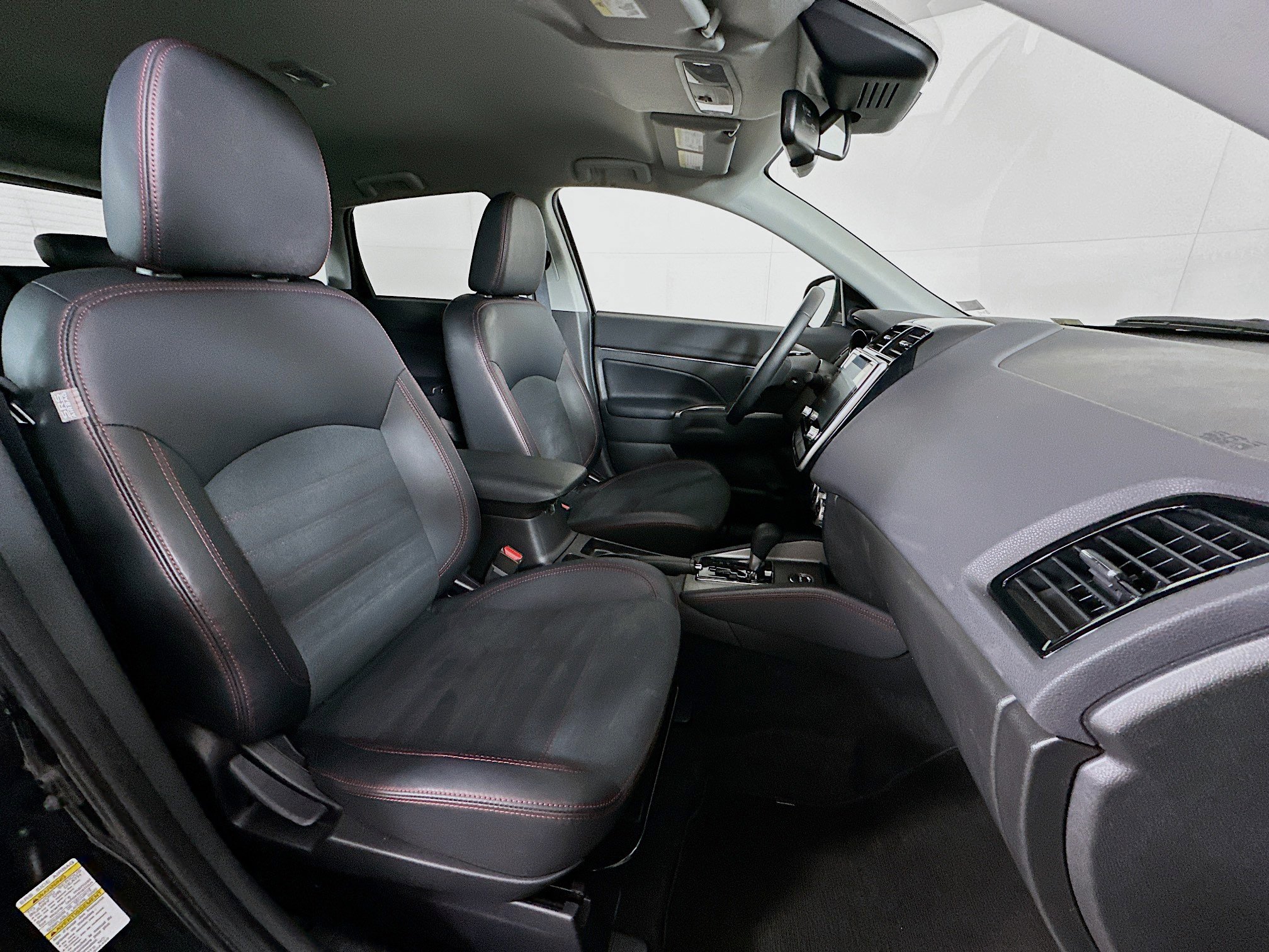 Used 2025 Mitsubishi Outlander Sport SE image 29