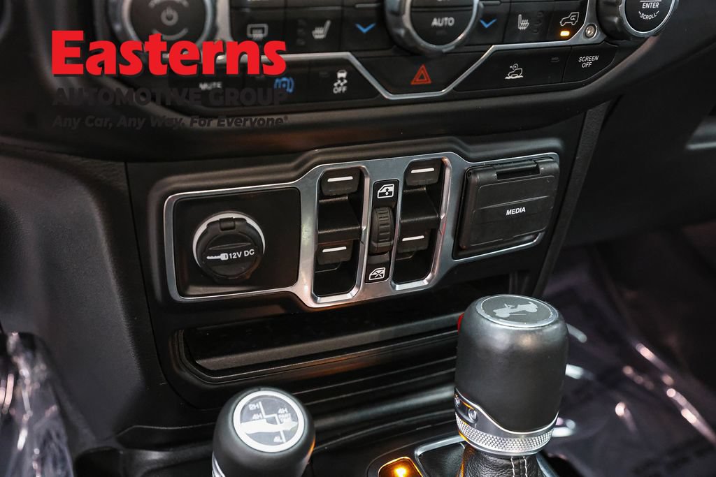 Used 2022 Jeep Wrangler Unlimited Sahara AWD/4WD image 21