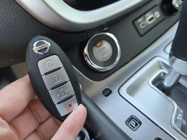 Used 2022 Nissan Murano SV FWD image 11
