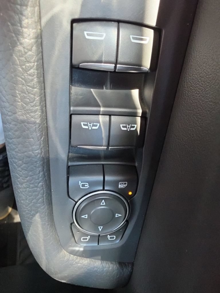 Used 2025 GMC Yukon XL Denali AWD/4WD image 21
