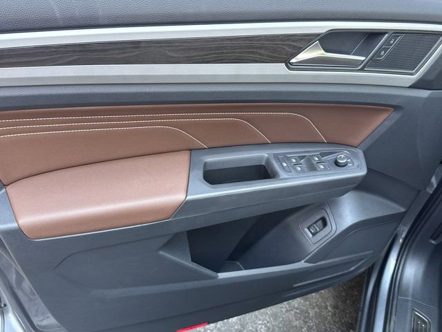 Used 2023 Volkswagen Atlas SE w/ Panoramic Sunroof Package image 32