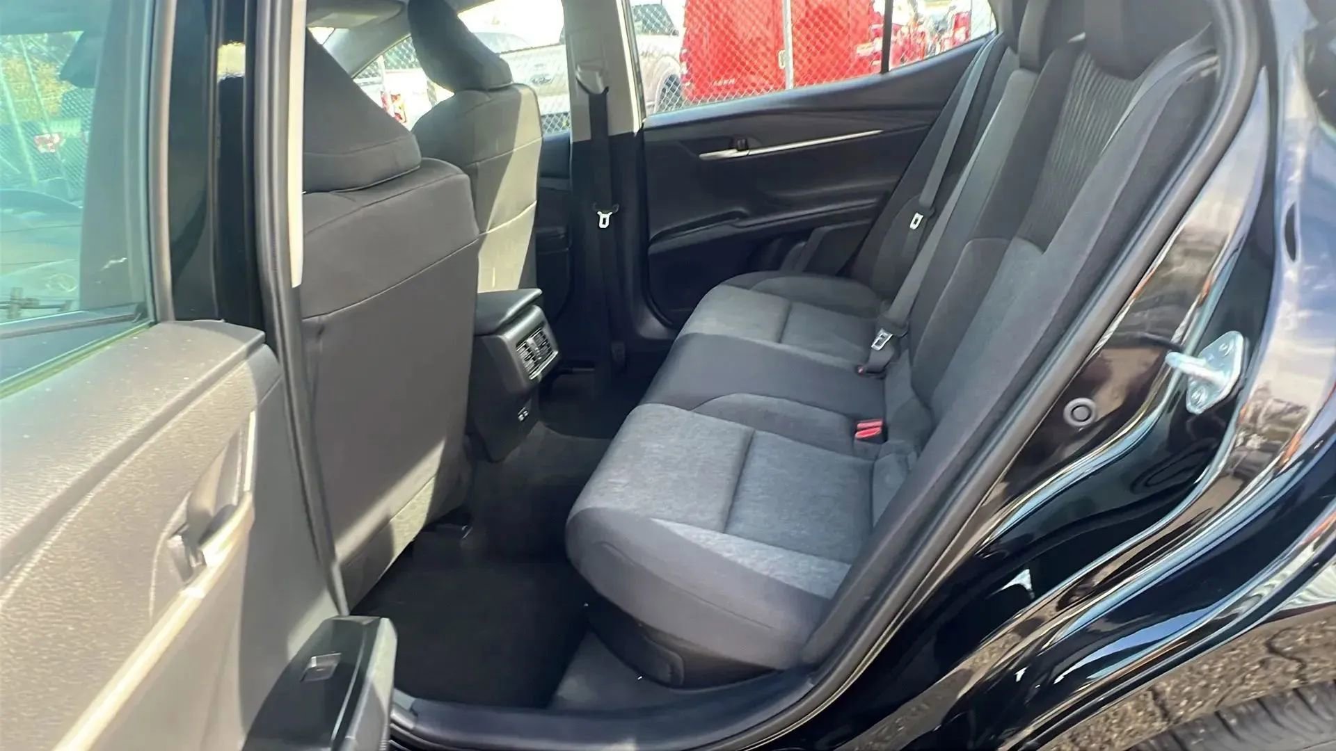 Used 2025 Toyota Camry LE image 27