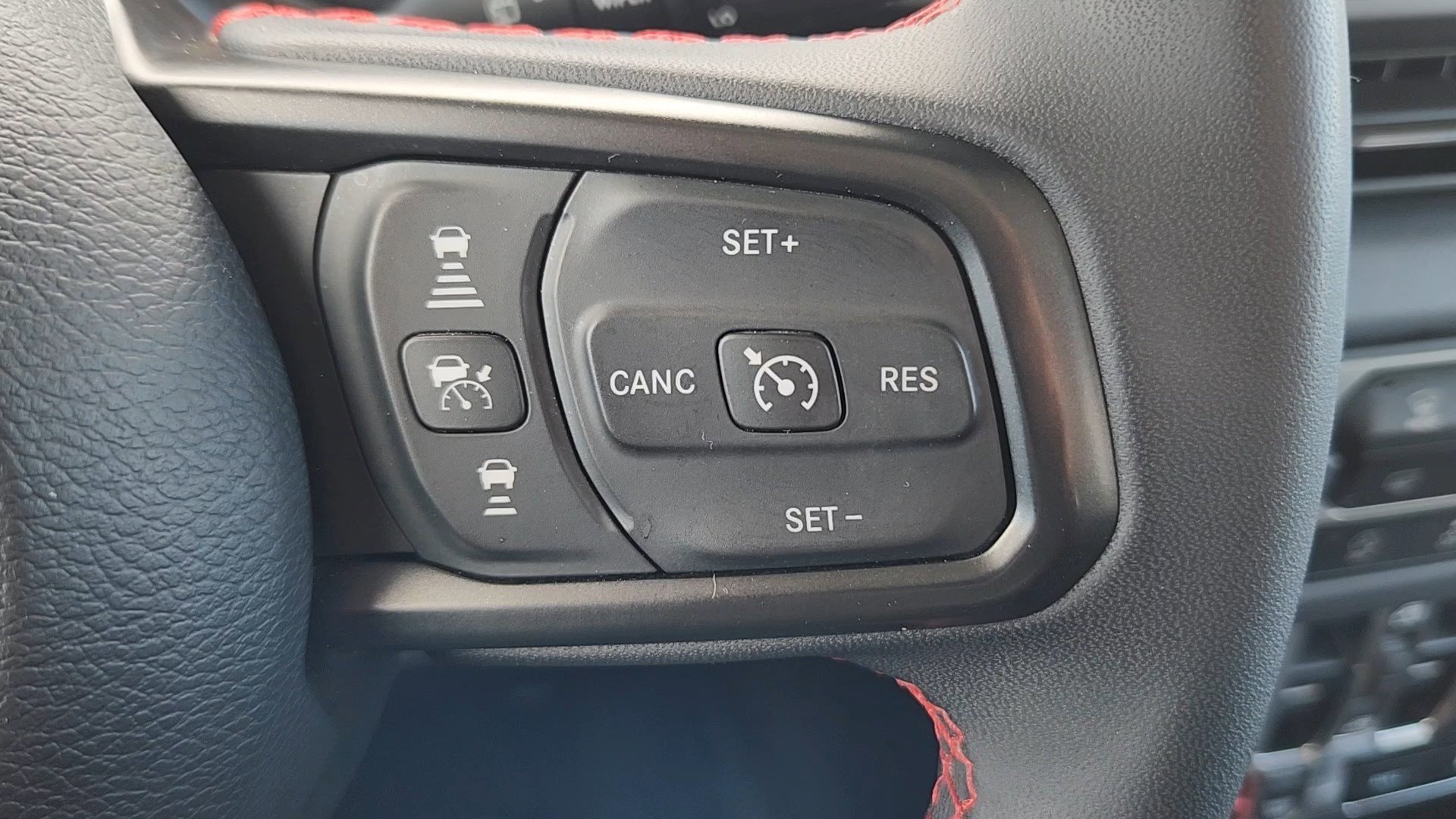 Used 2025 Jeep Wrangler Unlimited Rubicon image 13