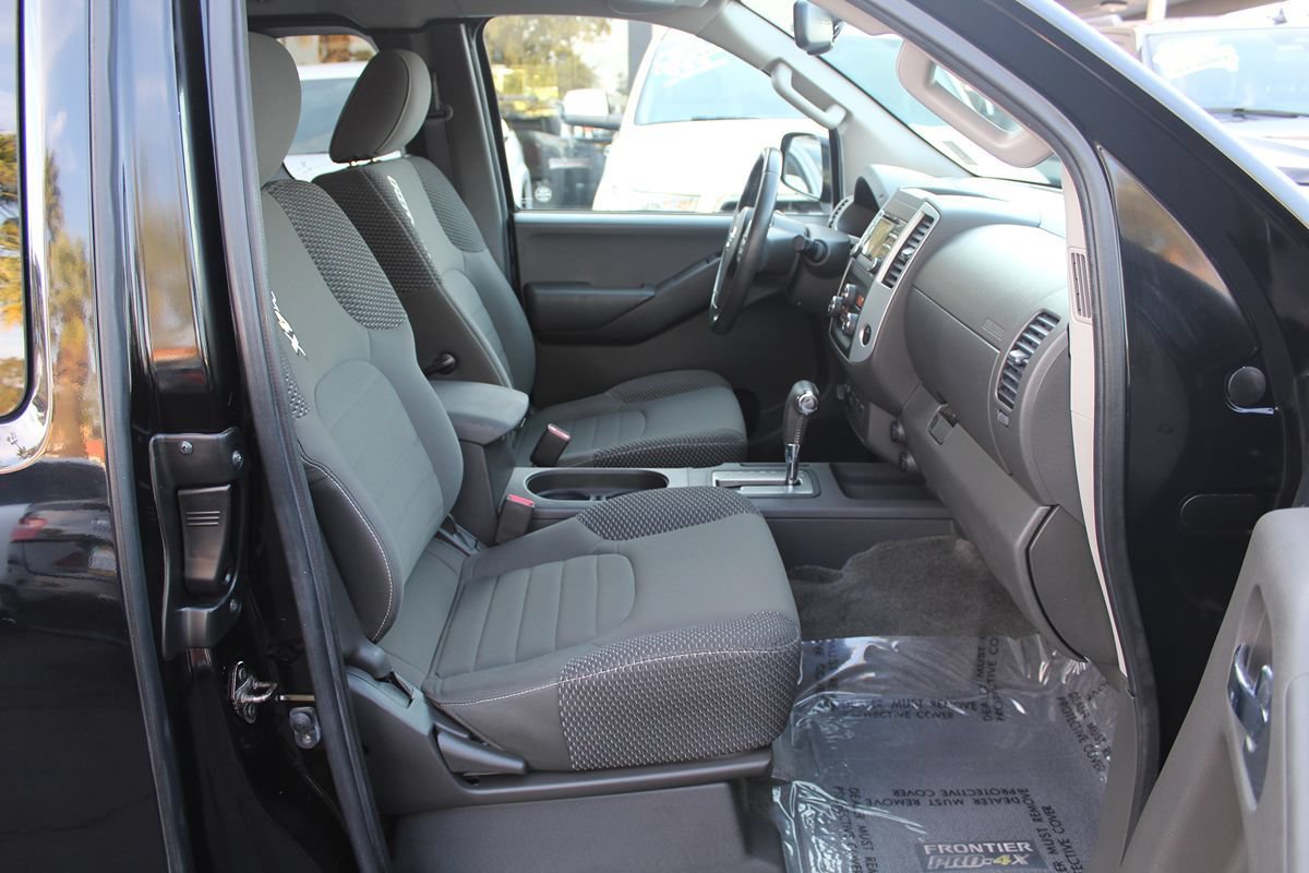 Used 2013 Nissan Frontier PRO-4X AWD/4WD image 27