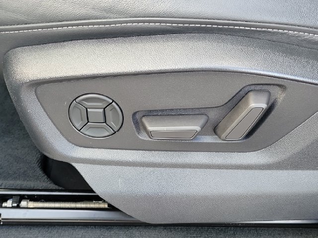 Used 2021 Audi Q8 Premium Plus AWD/4WD image 23