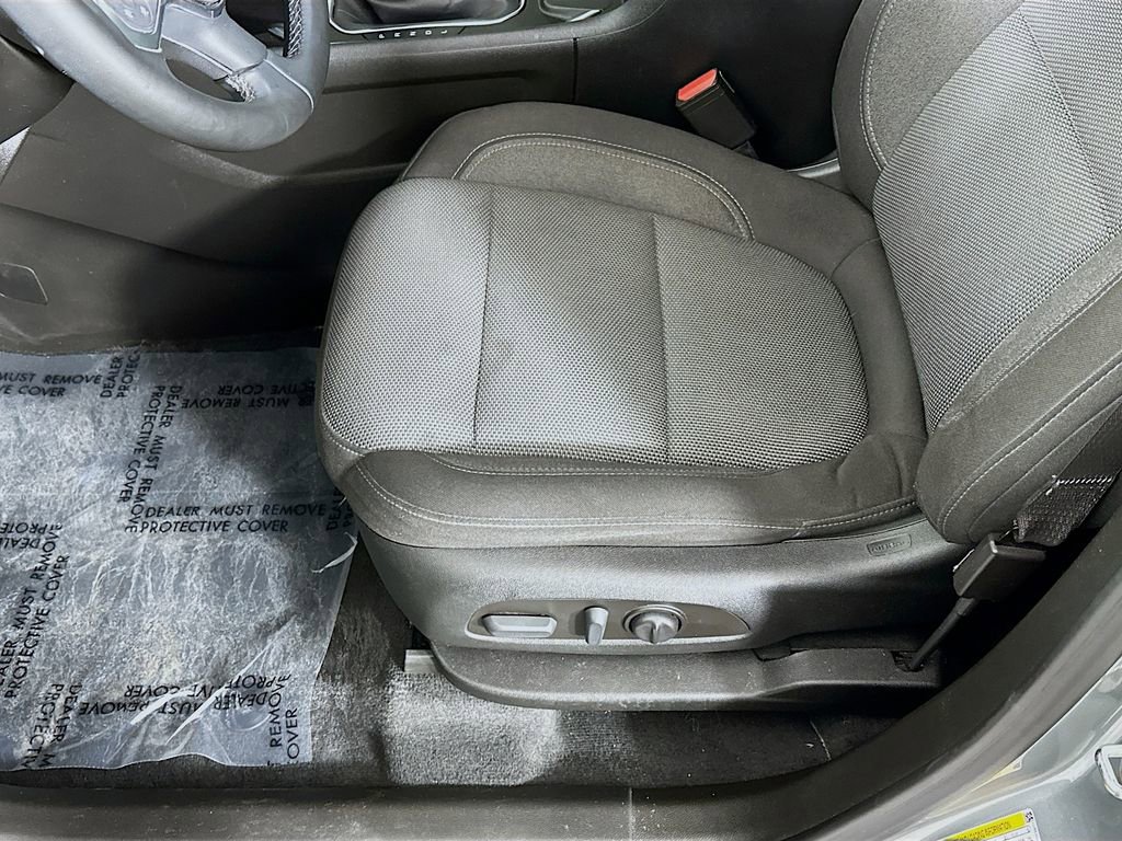 Used 2023 Chevrolet Traverse LT image 28