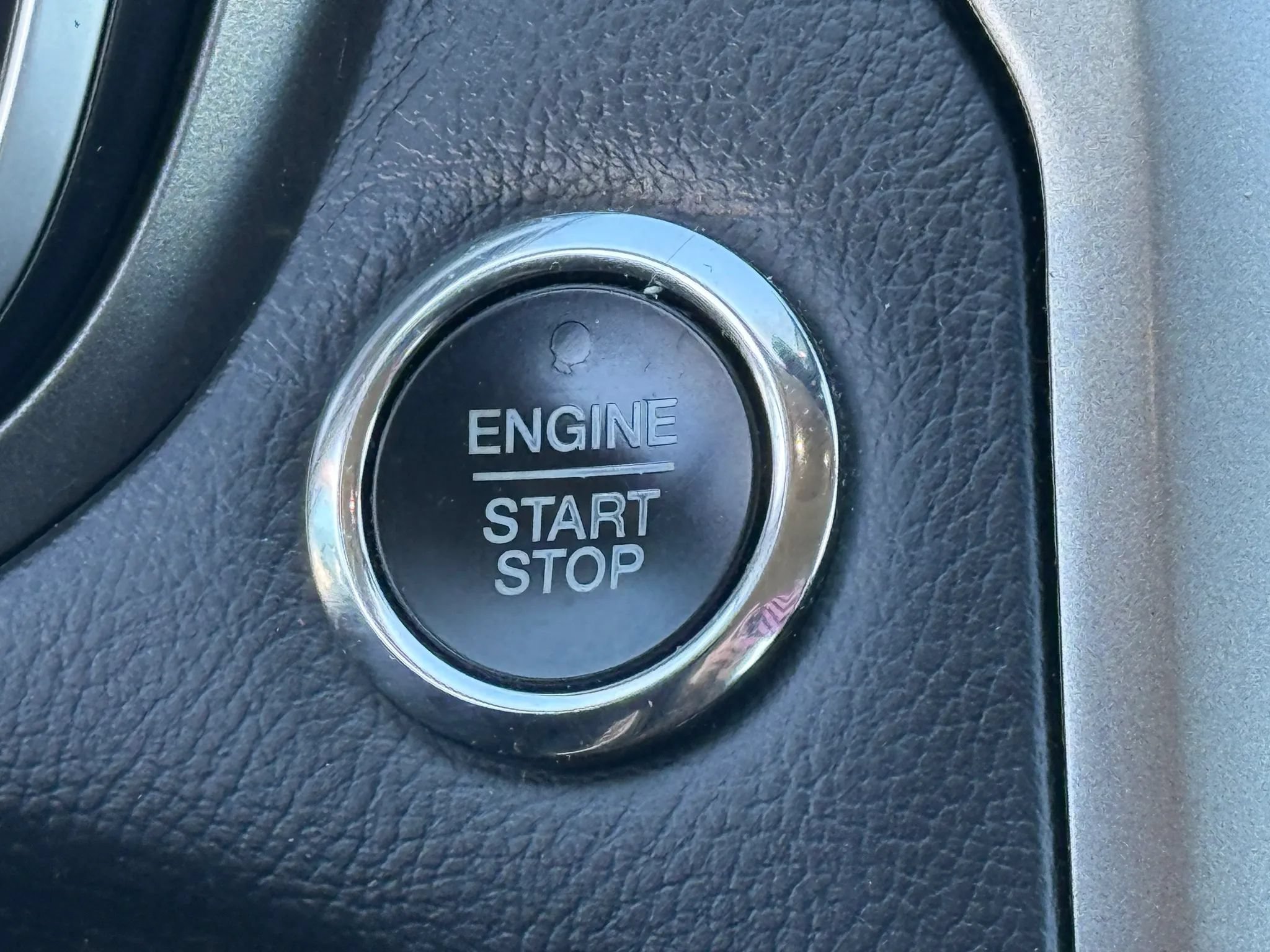 Used 2019 Ford Fusion SE FWD image 25