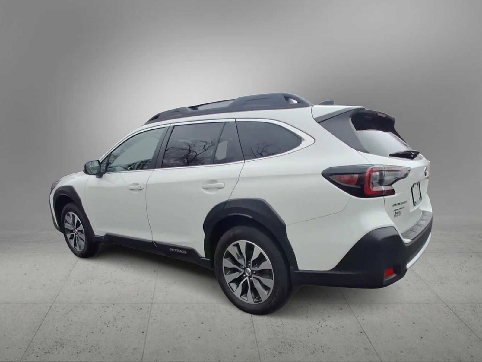 Used 2023 Subaru Outback Limited image 6