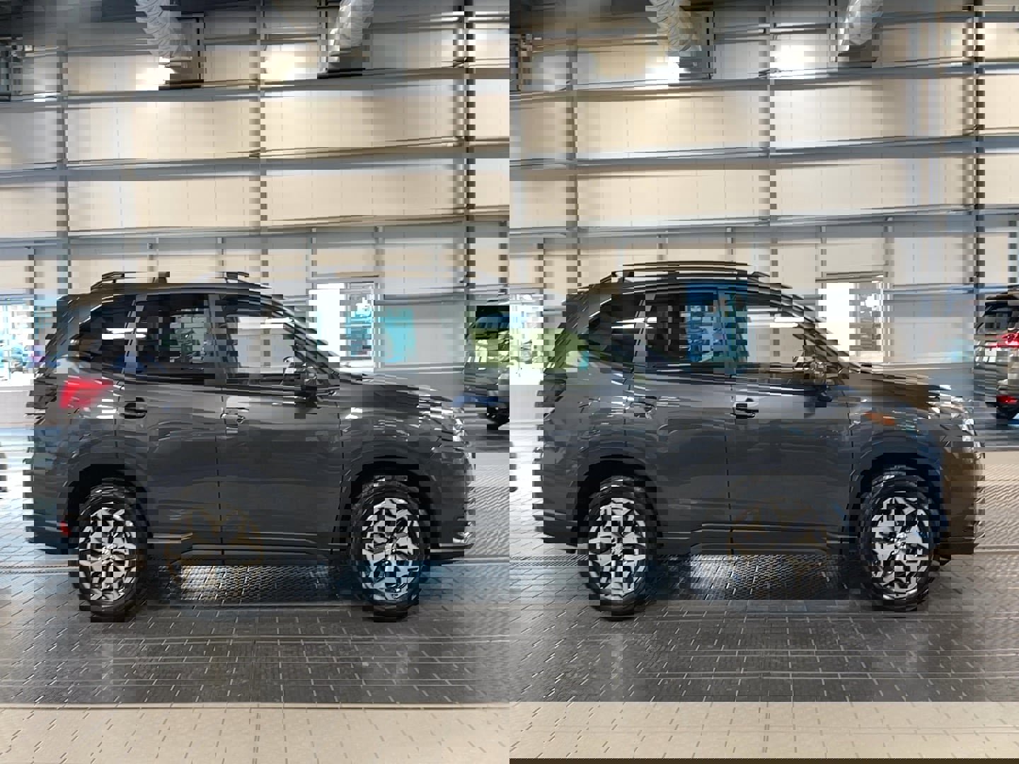 Used 2023 Subaru Forester Premium image 4