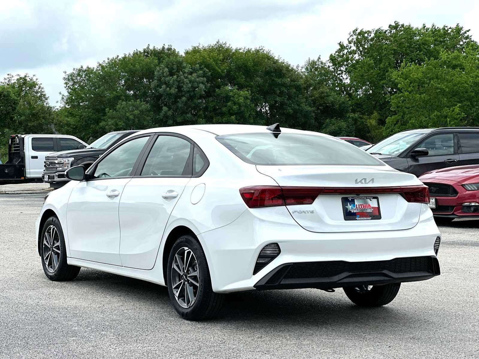 Used 2024 Kia Forte LXS FWD image 13