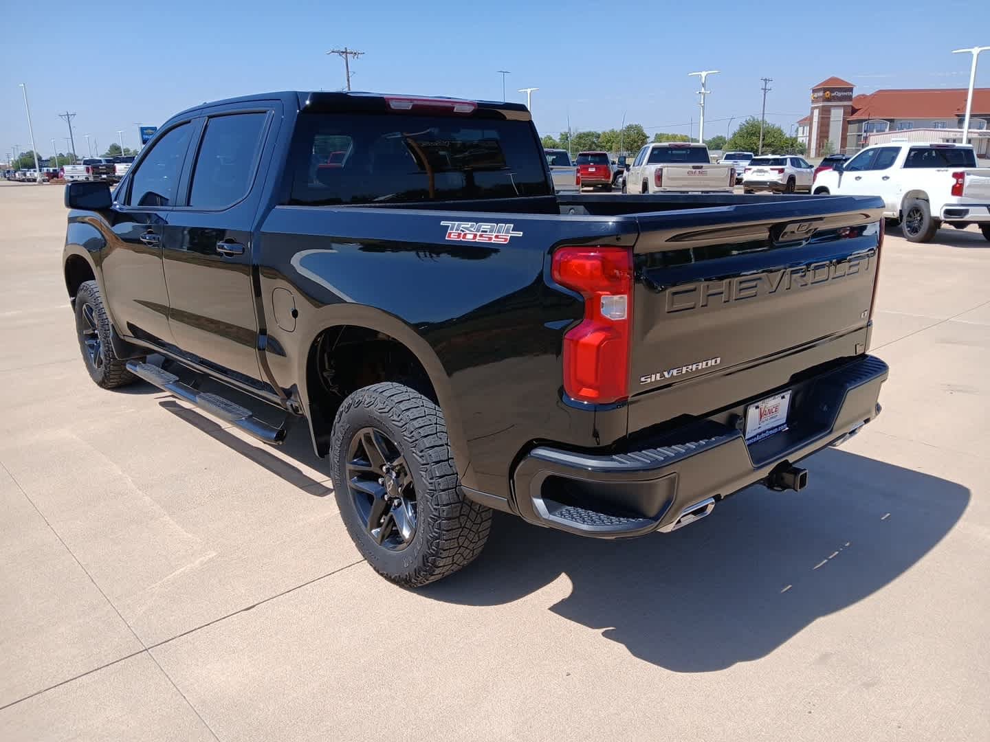 Used 2024 Chevrolet Silverado 1500 LT Trail Boss AWD/4WD image 5