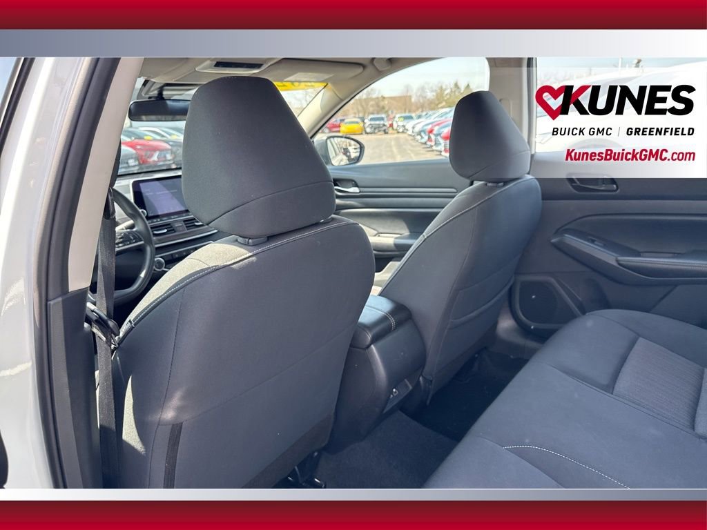 Used 2024 Nissan Altima 2.5 SV FWD image 36