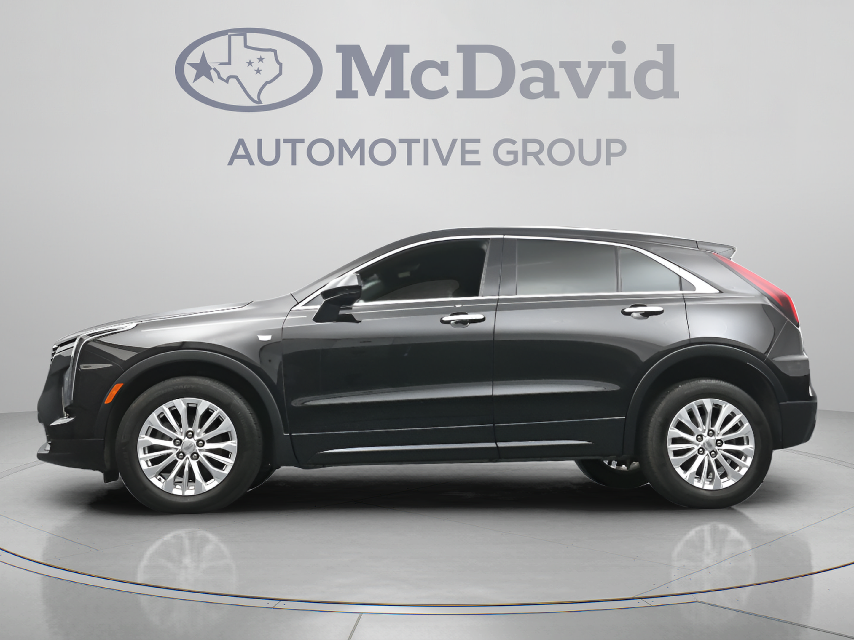 Used 2024 Cadillac XT4 Luxury w/ Cold Weather Package FWD image 28