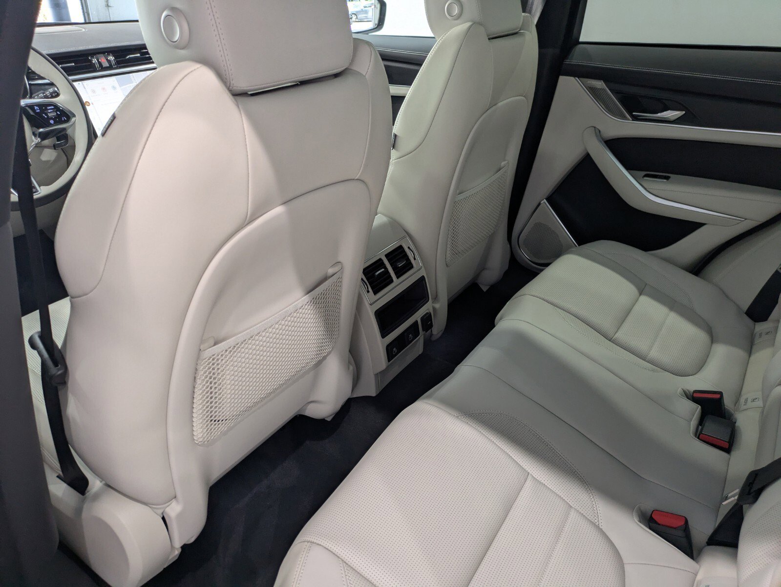 New 2026 Jaguar F-PACE R-Dynamic S image 12