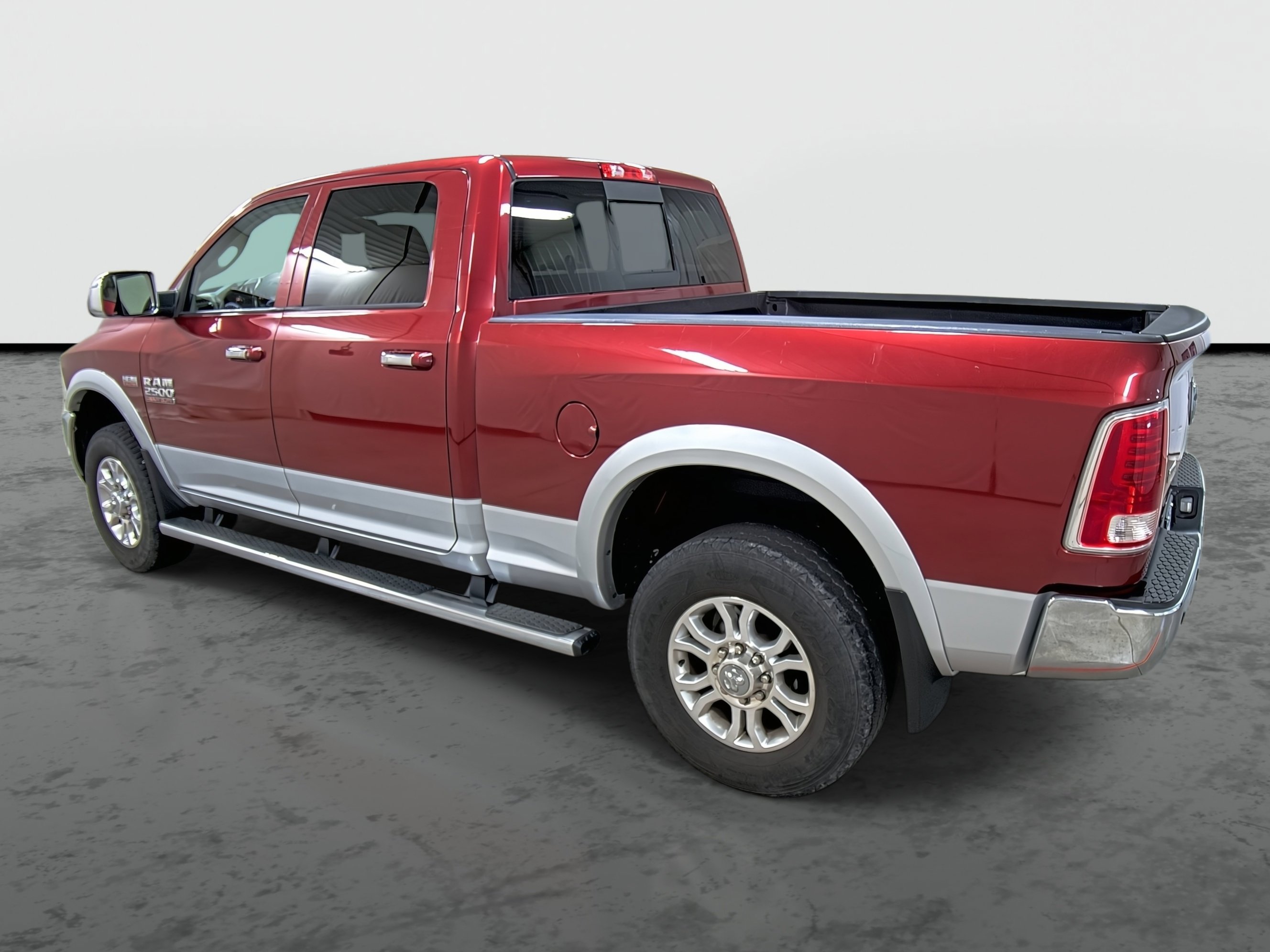 Used 2015 RAM 2500 Laramie AWD/4WD image 2