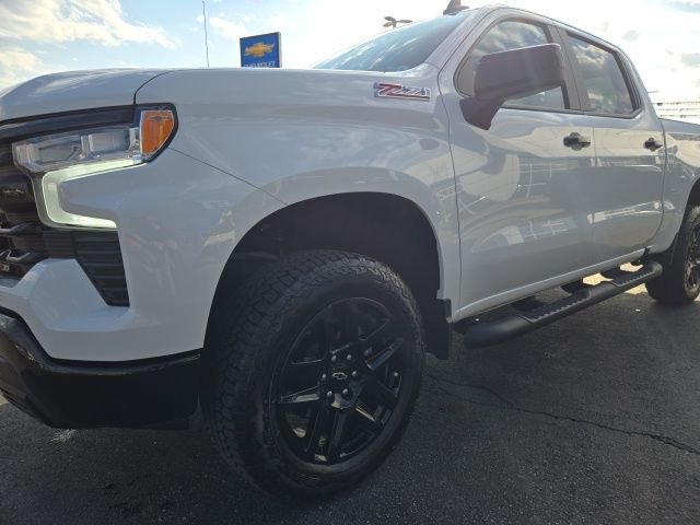 Used 2025 Chevrolet Silverado 1500 LT Trail Boss image 9