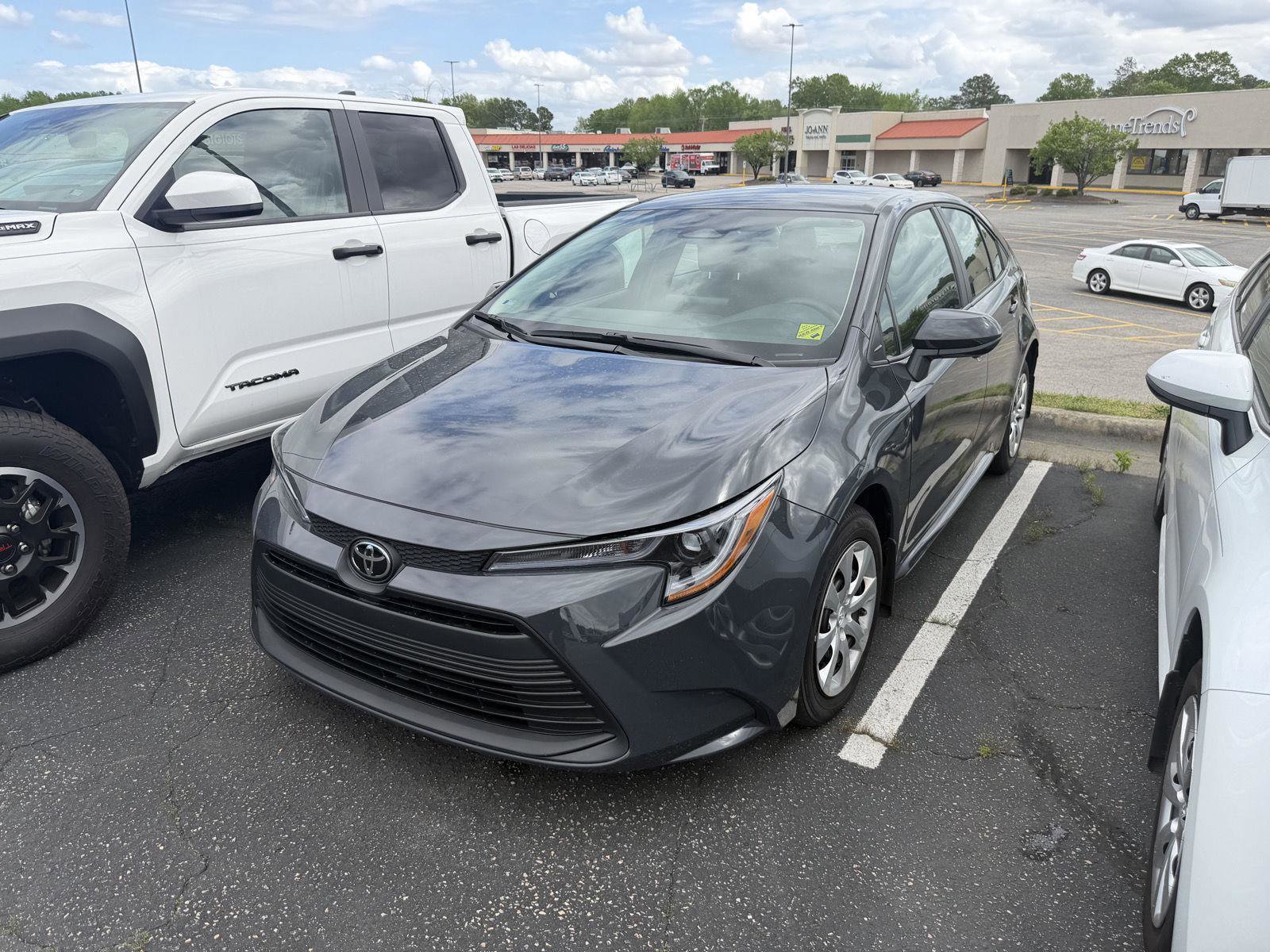 Used 2026 Toyota Corolla LE image 3