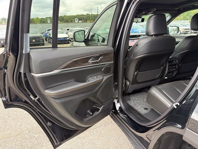New 2026 Jeep Grand Cherokee Limited AWD/4WD image 10