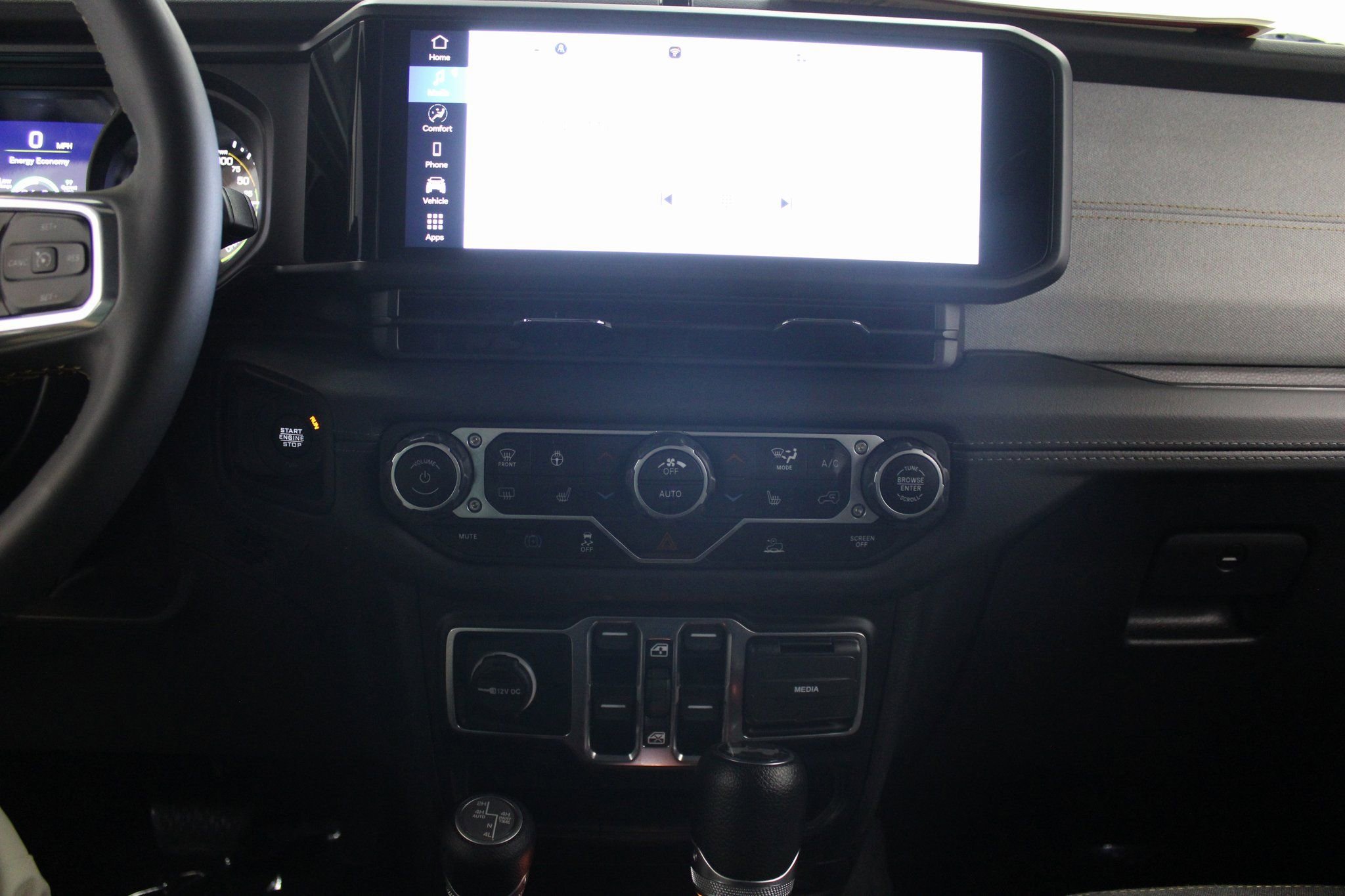 Used 2024 Jeep Wrangler Unlimited Sahara image 39