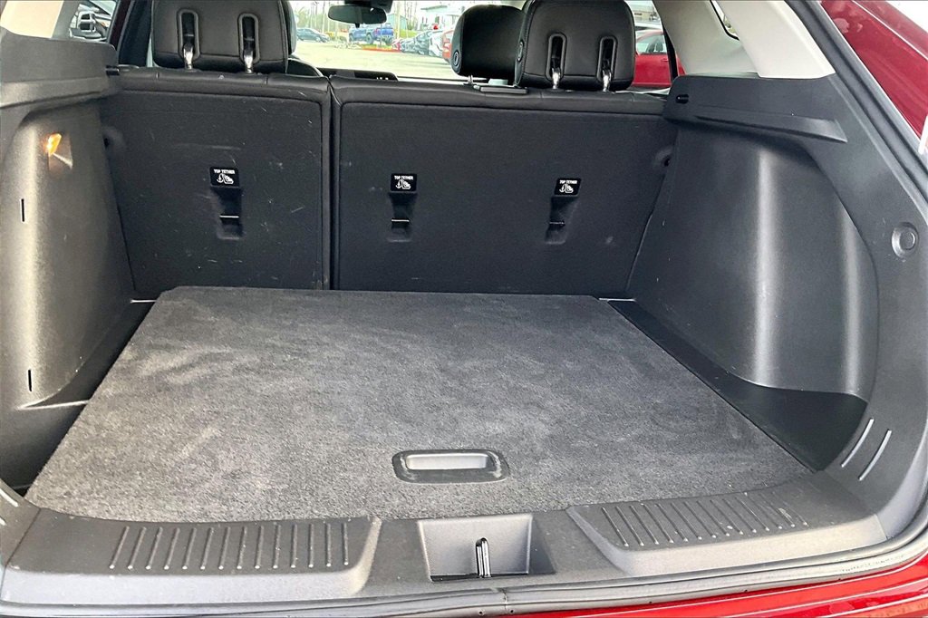 Used 2024 Chevrolet Trax LT w/ Sunroof Package image 24