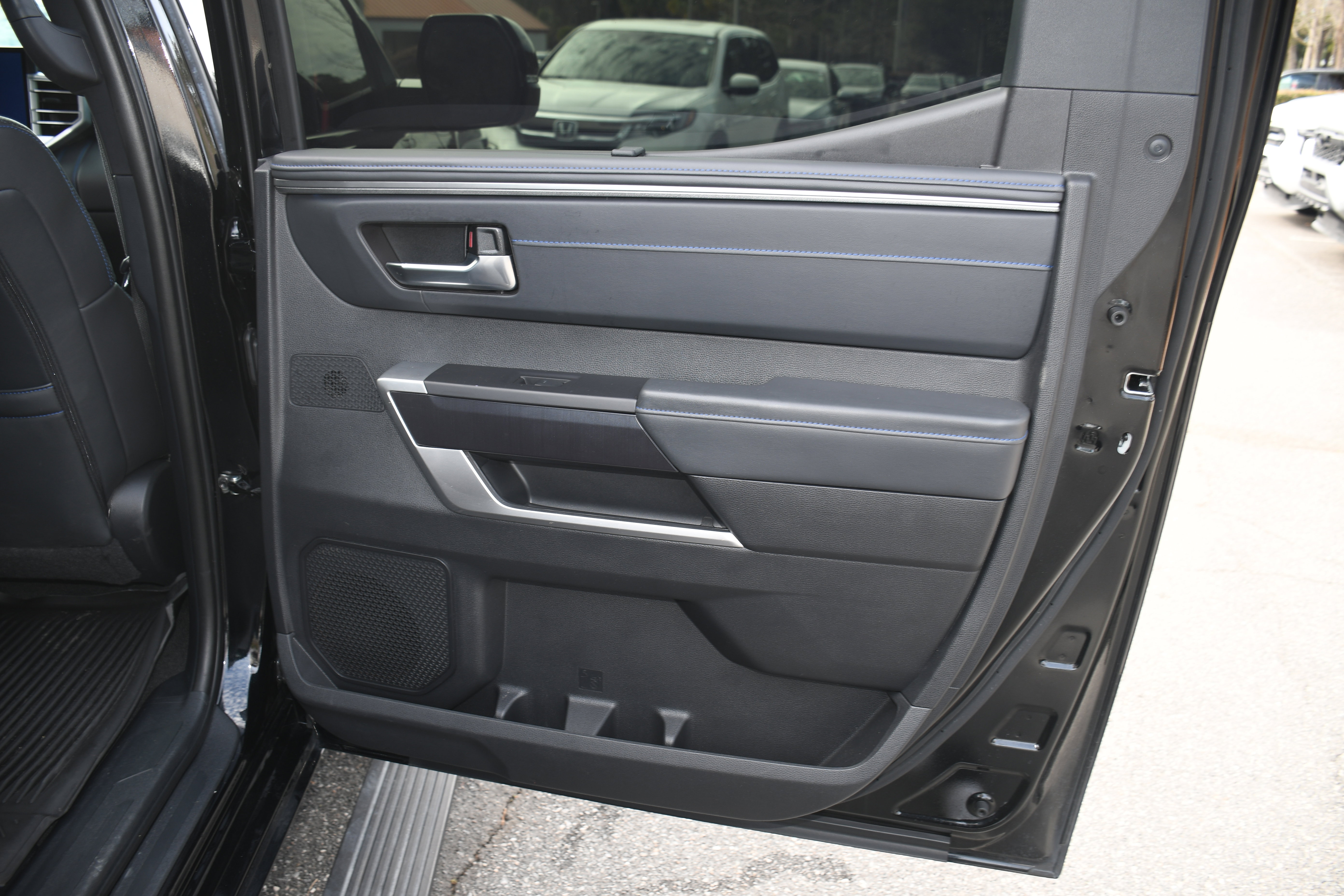 Used 2023 Toyota Tundra Platinum image 23